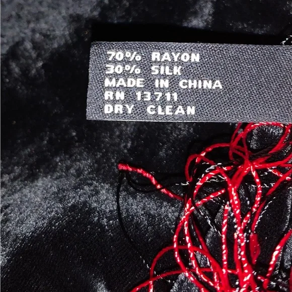 Valerie Stevens Black Velvet Red Silk Shawl/Wrap - Picture 6 of 8